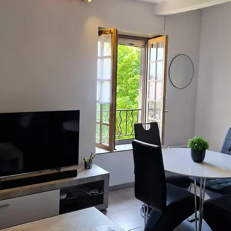 Le Cocon De La République: Tranquil Mezzanine With Southern Views Apartment Agde