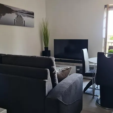 Le Cocon De La République: Tranquil Mezzanine With Southern Views Agde
