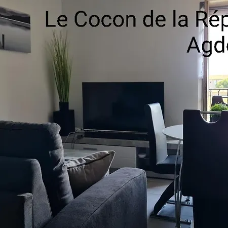 Le Cocon De La République: Tranquil Mezzanine With Southern Views *