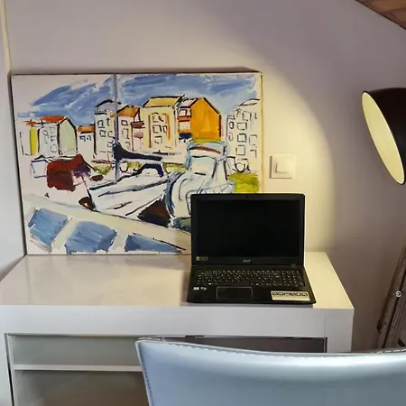 Le Cocon De La République: Tranquil Mezzanine With Southern Views Agde